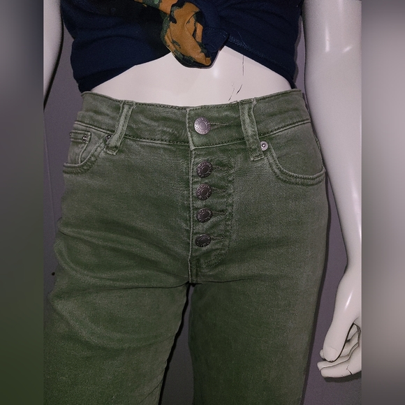 Calvin Klein Jeans Button Fly Cropped Olive Denim - Picture 2 of 10